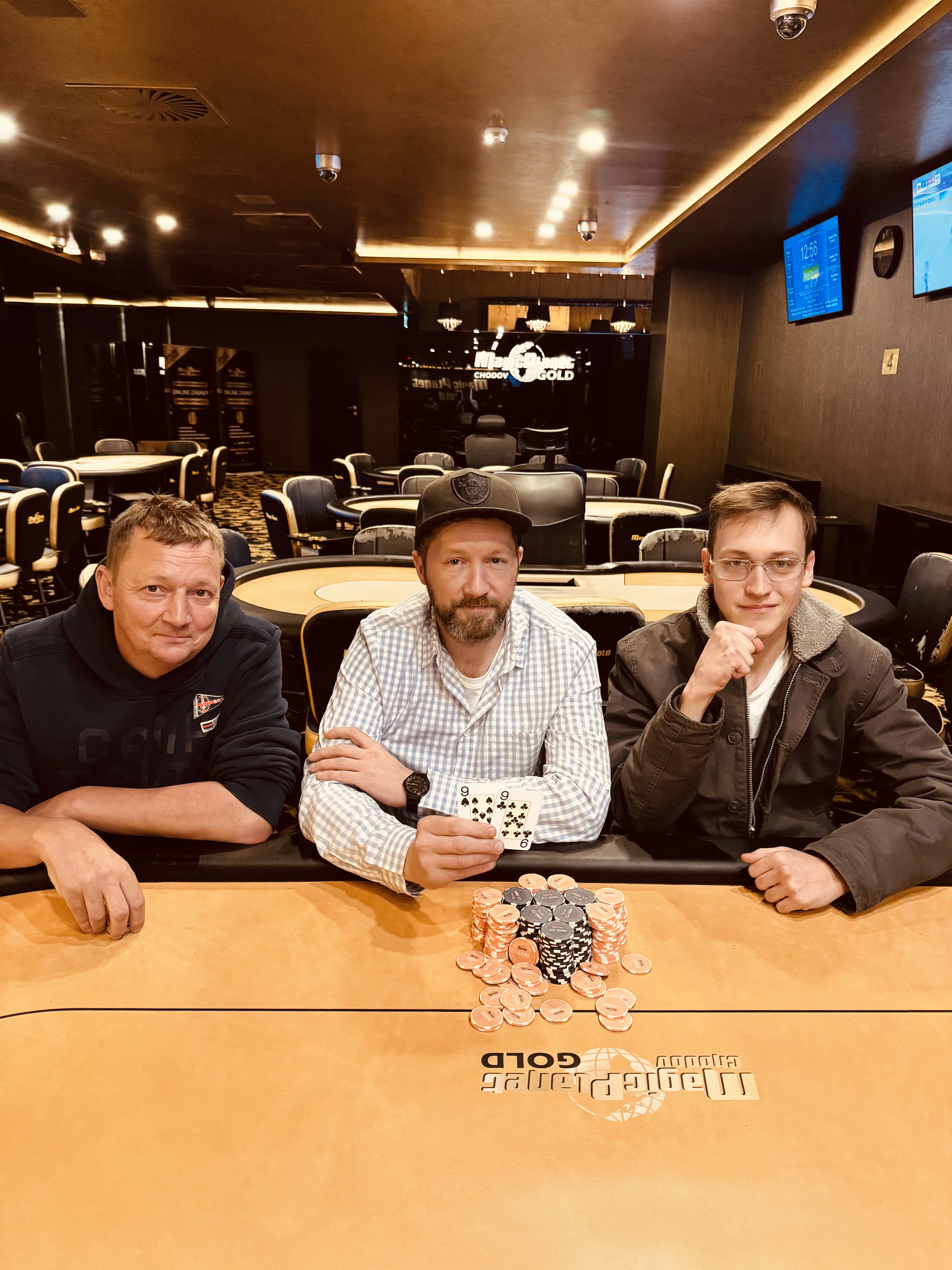Saturday 100k at Showdown Crushed: Eduard Löffelmann Takes the Win